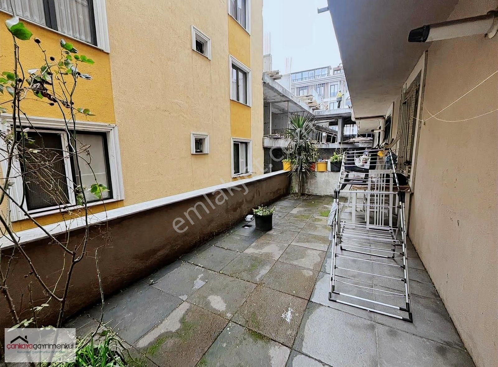 Halkalının En Merkezi Yerinde 1+1 Tek Daire Üzerine Bahçekat!! - Görsel 2