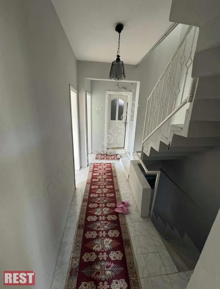 Yeniçiftlikde Kelepir Acil Satılık 5+1 Villa - Görsel 3