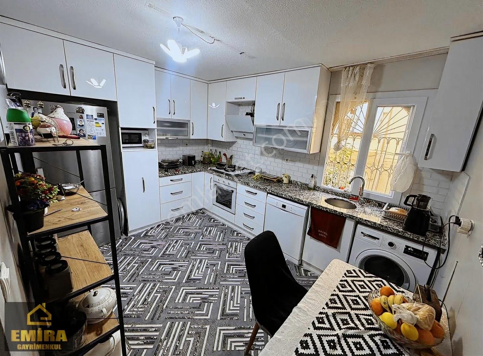 100.yıl'da Karakol Civ. Full Yapılı Giriş Kat B.mutfaklı 3+1