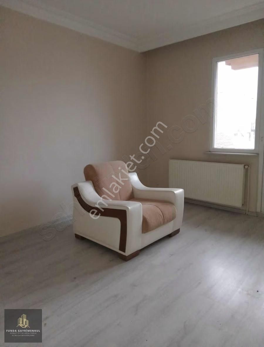 Şehir Merkezinde Geniş Ara Kat 2+1 Daire - Görsel 9