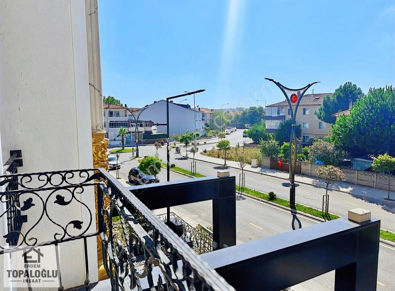 Karasu Sahilde Sıfır Eşyalı Denize 50 Mesafede Satılık 1+1 Daire - Görsel 2