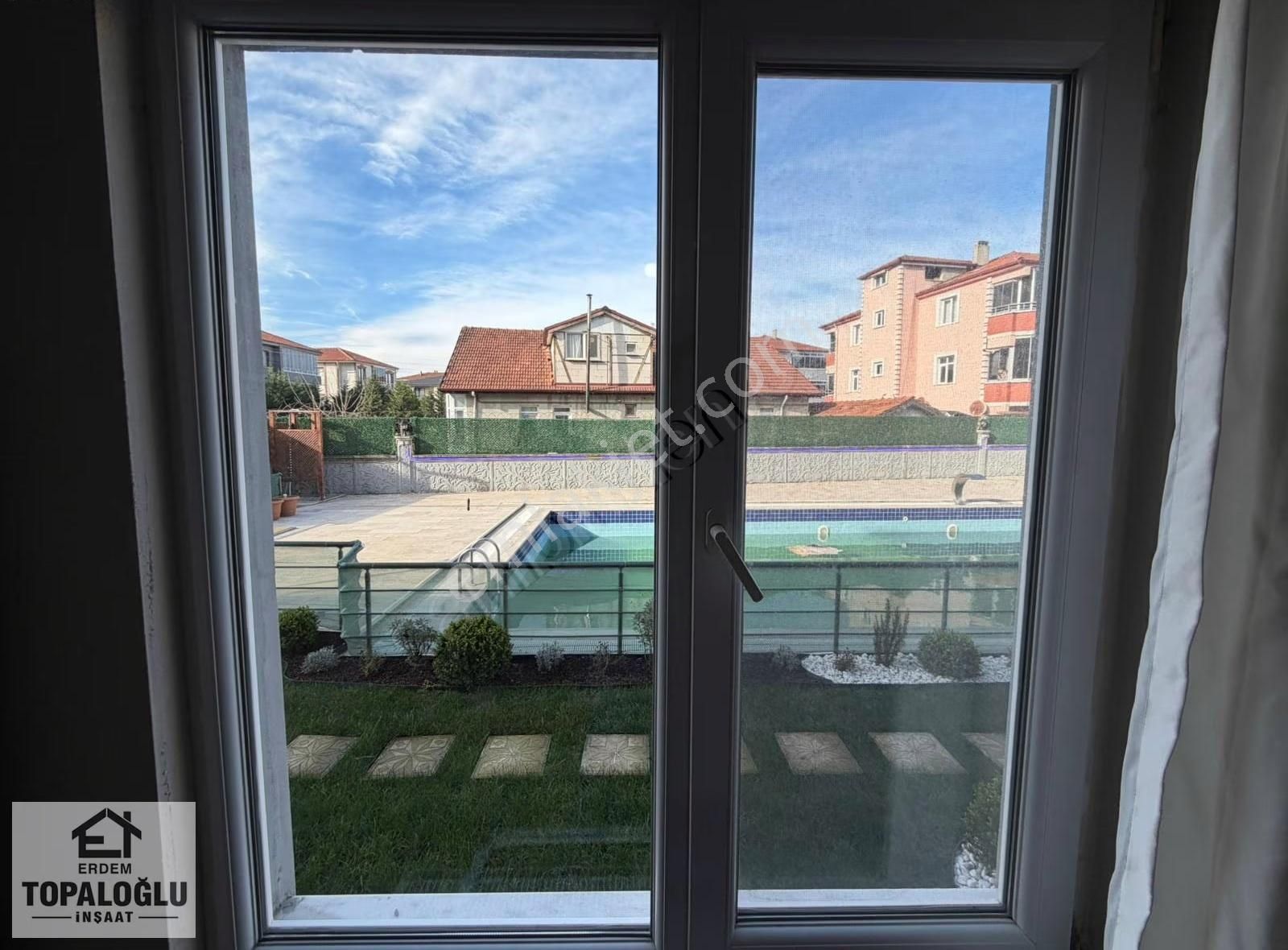 Karasu Sahilde Havuzlu Sitede Ful Eşyalı 1+1 Satılık Daire - Görsel 11