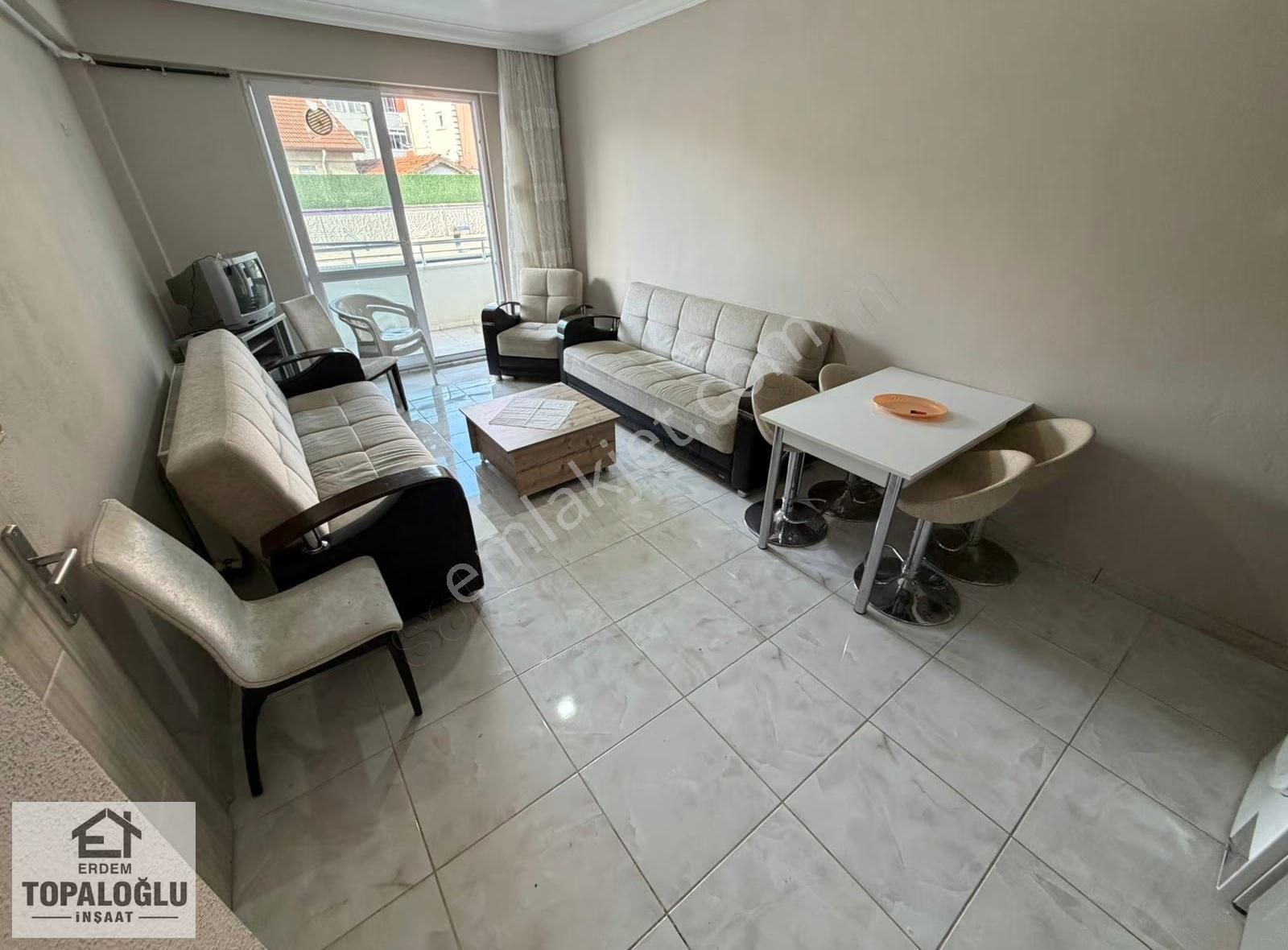 Karasu Sahilde Havuzlu Sitede Ful Eşyalı 1+1 Satılık Daire - Görsel 3