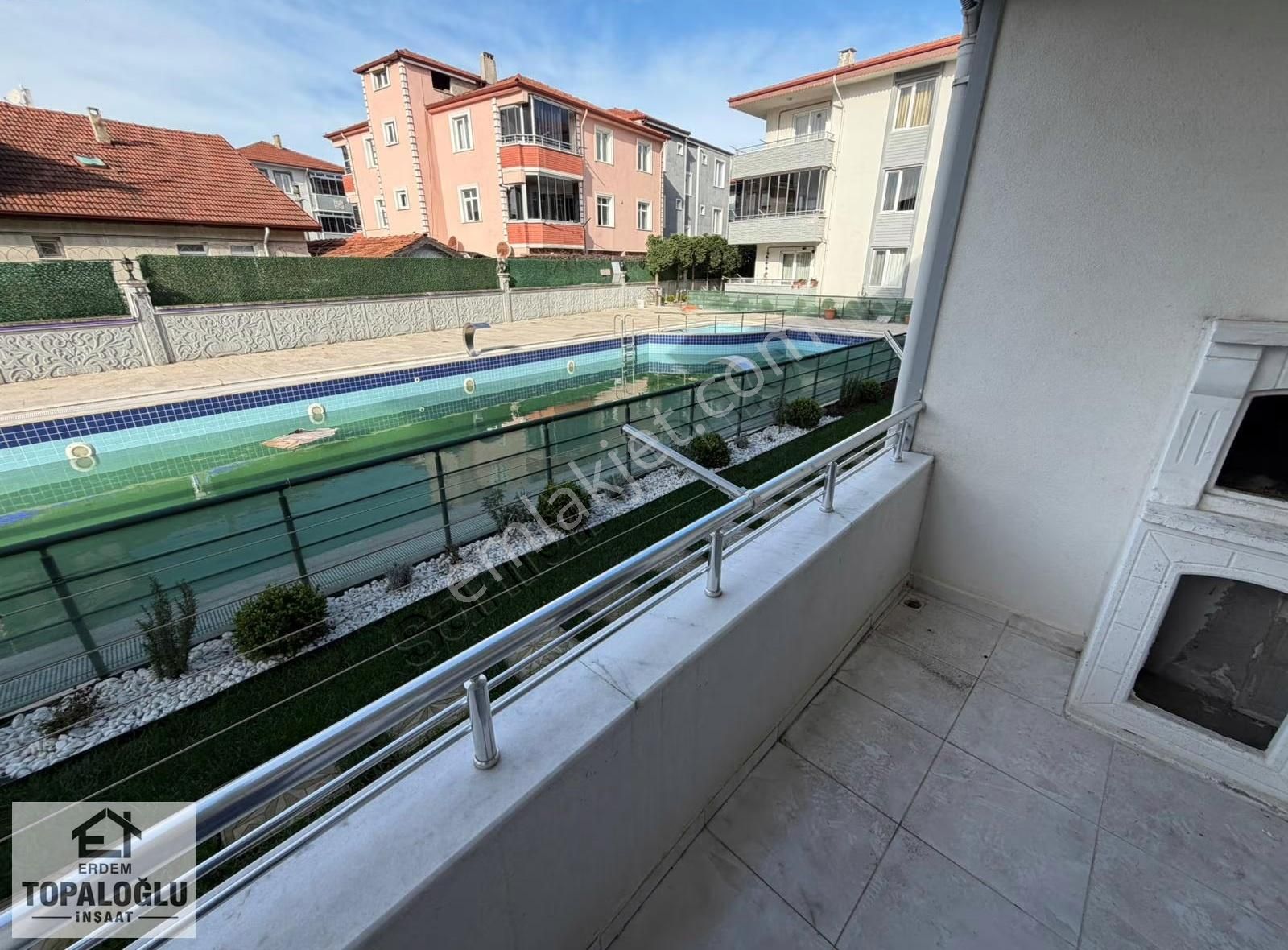 Karasu Sahilde Havuzlu Sitede Ful Eşyalı 1+1 Satılık Daire - Görsel 16