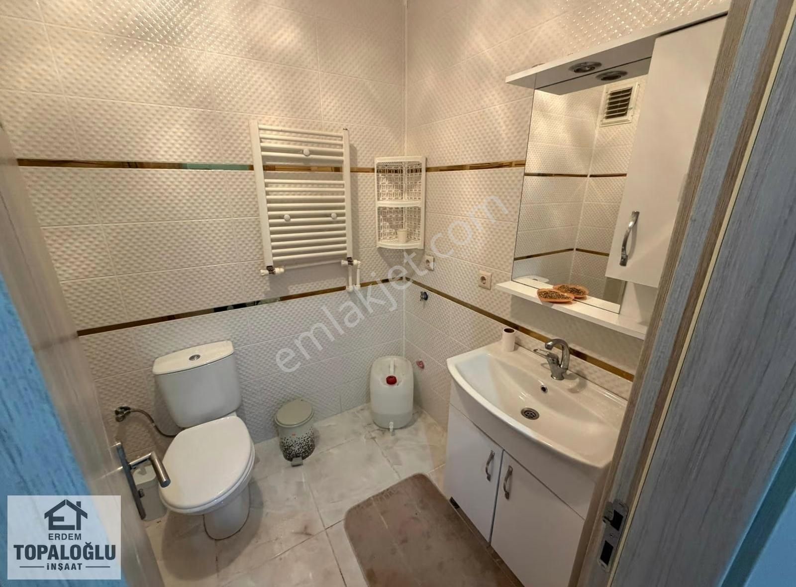 Karasu Sahilde Havuzlu Sitede Ful Eşyalı 1+1 Satılık Daire - Görsel 20