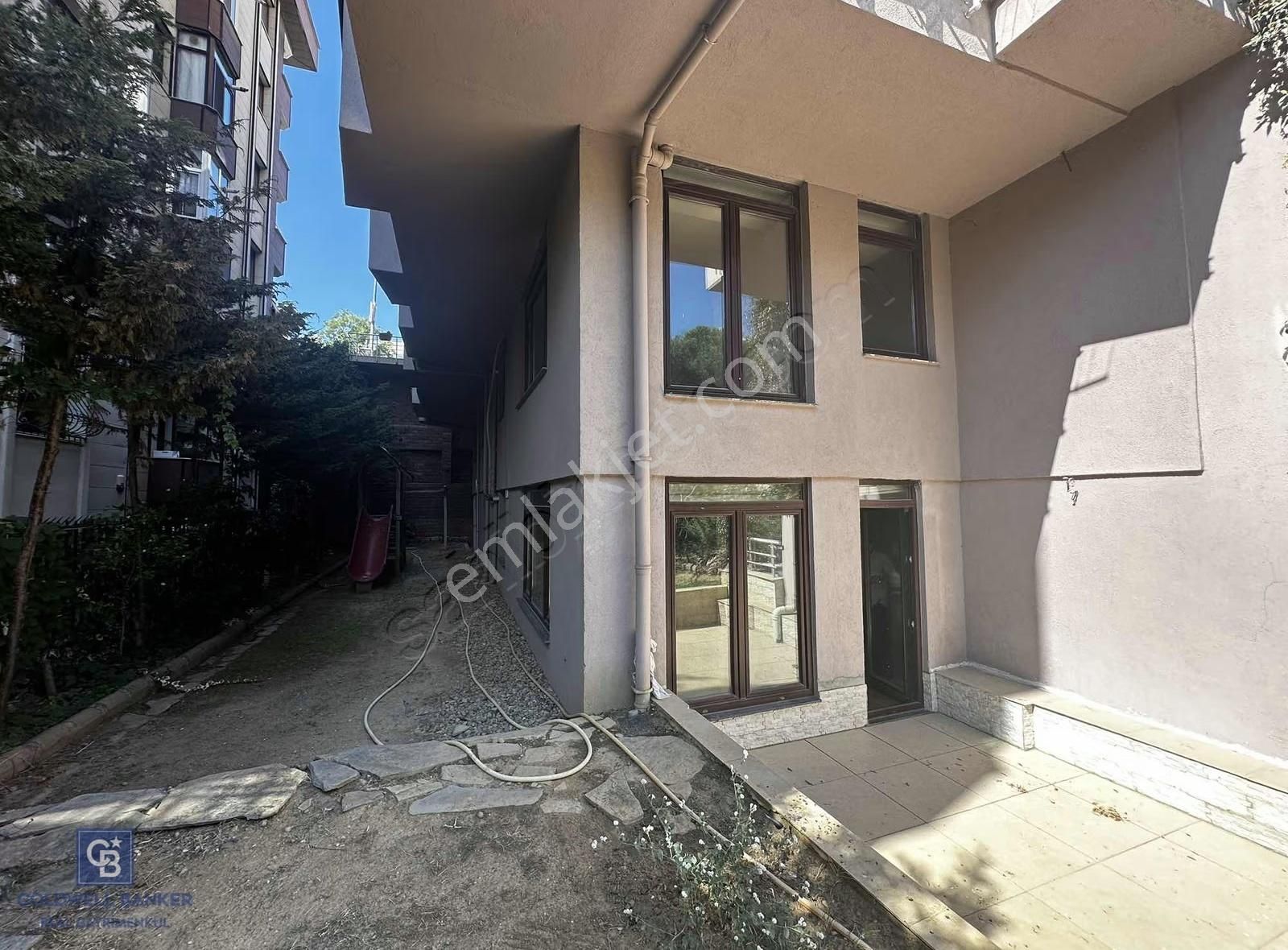 Acıbadem Yaprak Sokakta Keyifli Bahçekatı