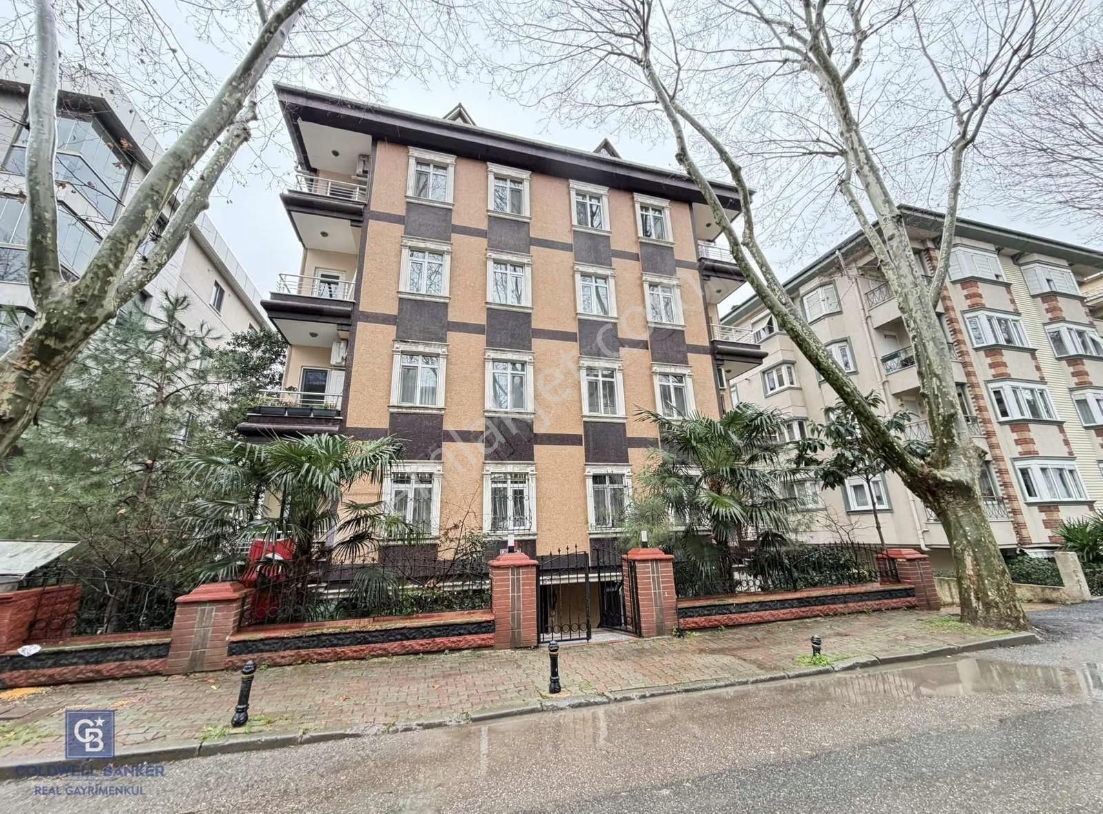 Acıbadem Sakinler 2004 Yapımı Bina 5+2 Teraslı Dubleks Kiralık