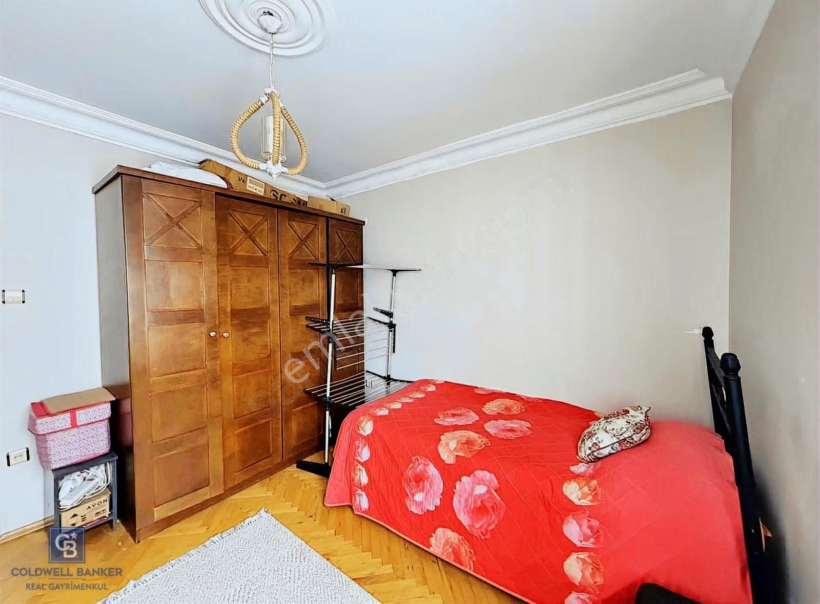 Acıbadem Zeamet Sokak İskanlı Katta Tek 3+2 Dubleks Daire - Görsel 13