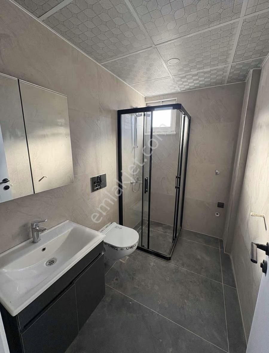Merkezi Konumda Kiralık Geniş 1+1 - Görsel 9