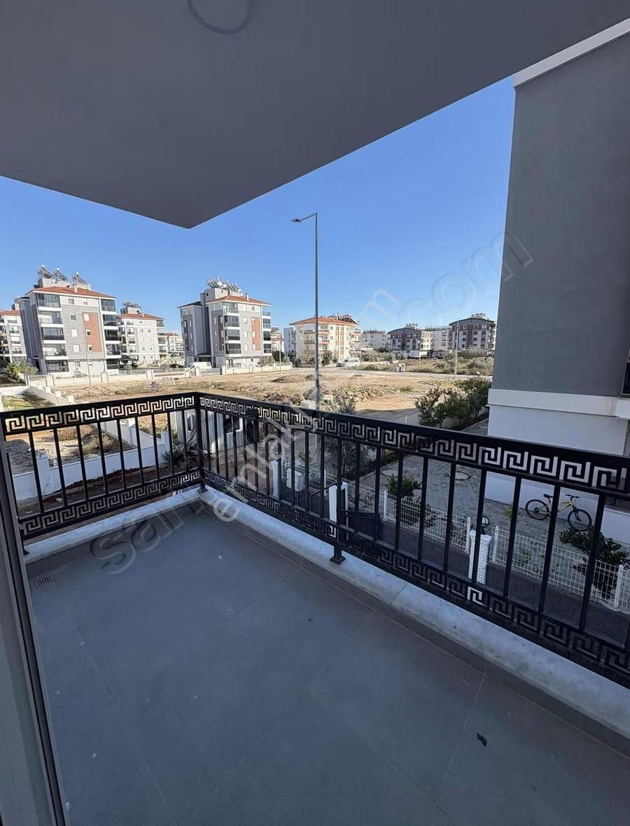 Merkezi Konumda Kiralık Geniş 1+1 - Görsel 7