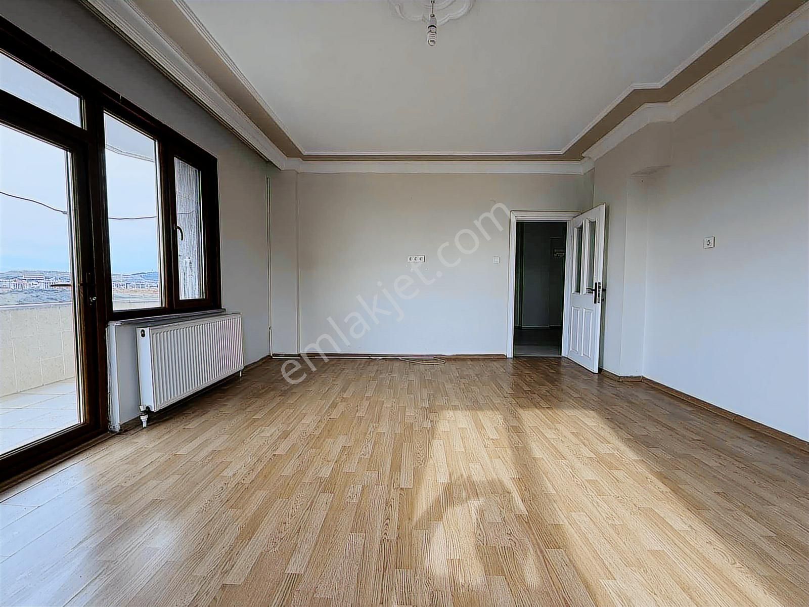 Mimar Sinan Mahallesi'nde Cadde Üzerinde 110 M2 'lik 2+1 Daire