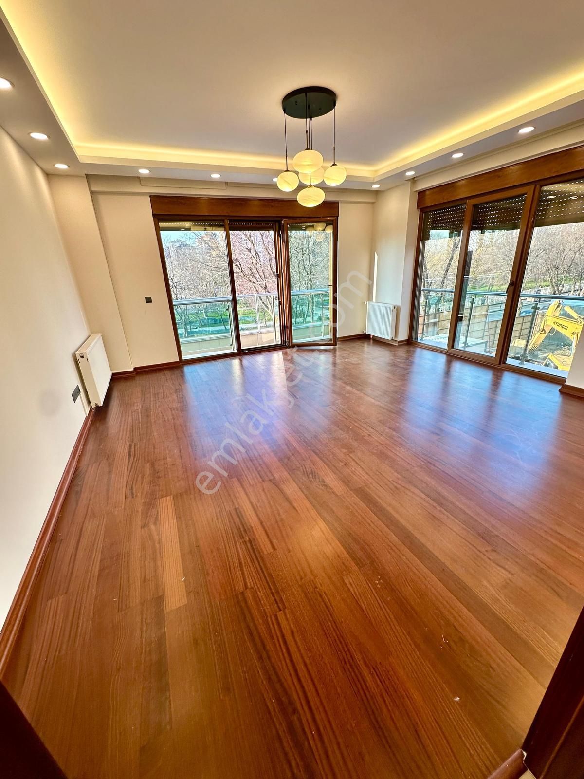 Caddebostan'da Sahil Parselinde Park Manzaralı 2+1 Balkonlu Geniş Daire - Görsel 11