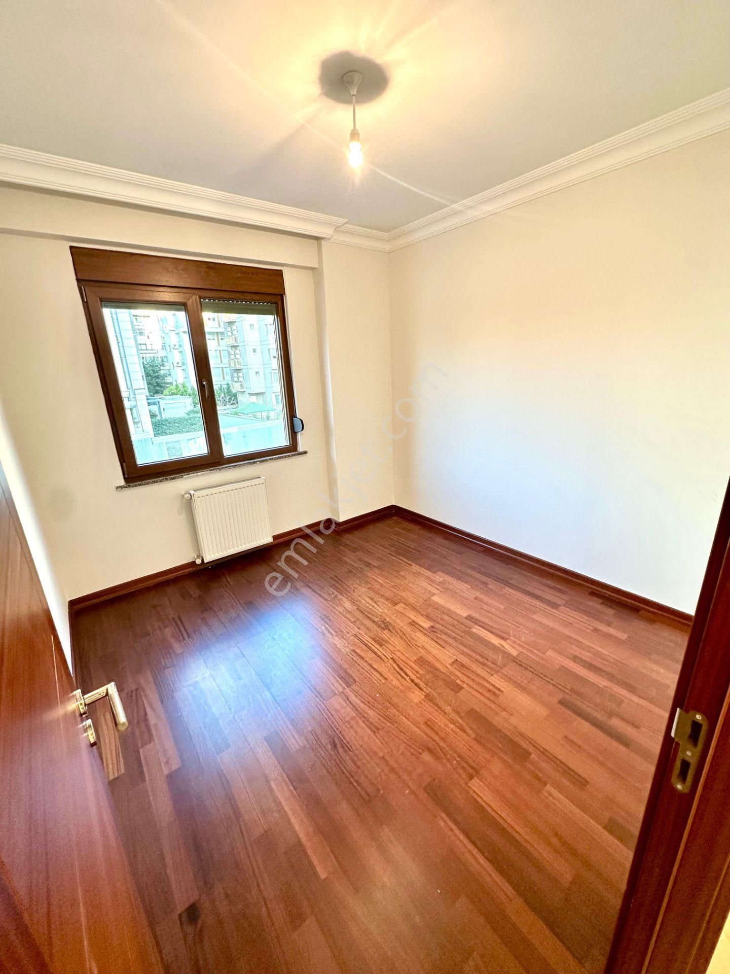 Caddebostan'da Sahil Parselinde Park Manzaralı 2+1 Balkonlu Geniş Daire - Görsel 14