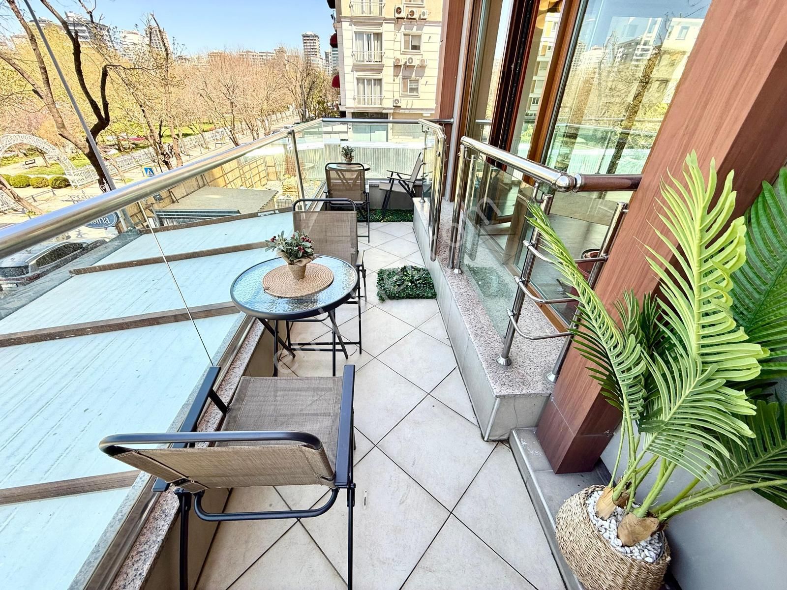 Caddebostan'da Sahil Parselinde Park Manzaralı 2+1 Balkonlu Geniş Daire - Görsel 5