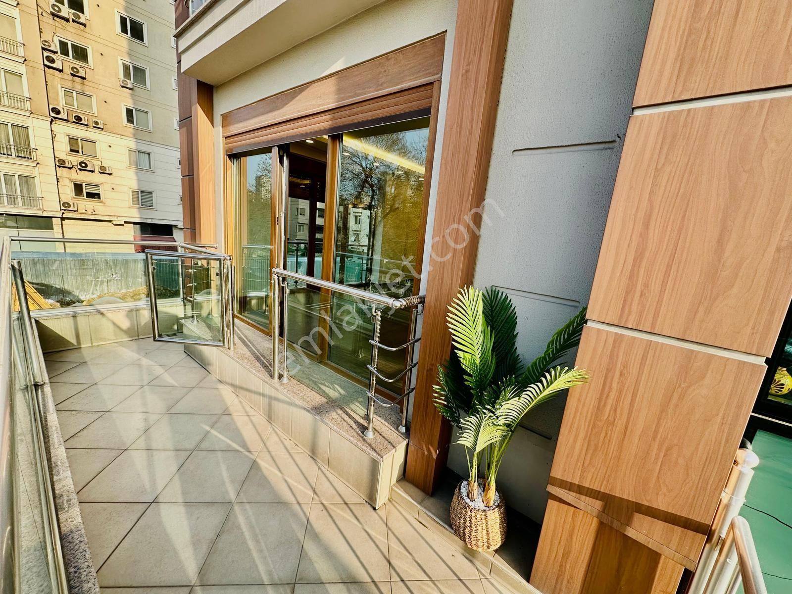 Caddebostan'da Sahil Parselinde Park Manzaralı 2+1 Balkonlu Geniş Daire - Görsel 7