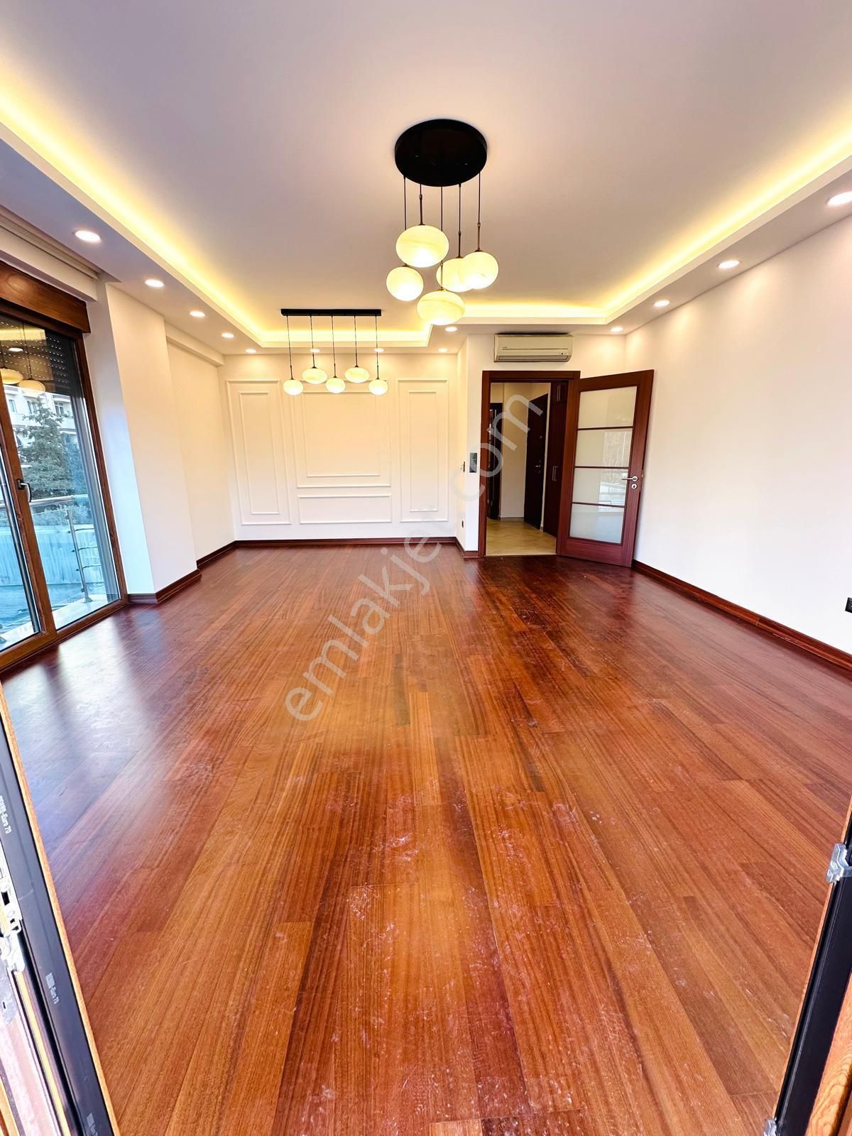 Caddebostan'da Sahil Parselinde Park Manzaralı 2+1 Balkonlu Geniş Daire - Görsel 12