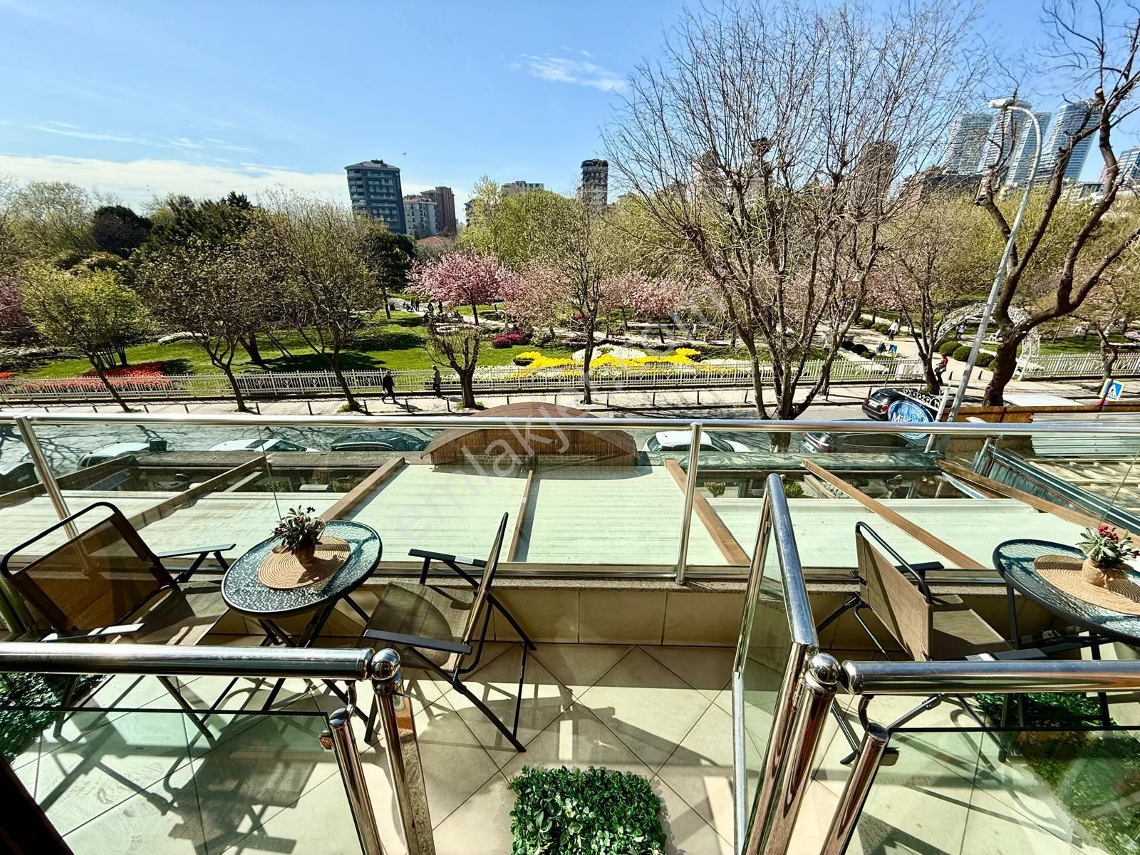 Caddebostan'da Sahil Parselinde Park Manzaralı 2+1 Balkonlu Geniş Daire - Görsel 4