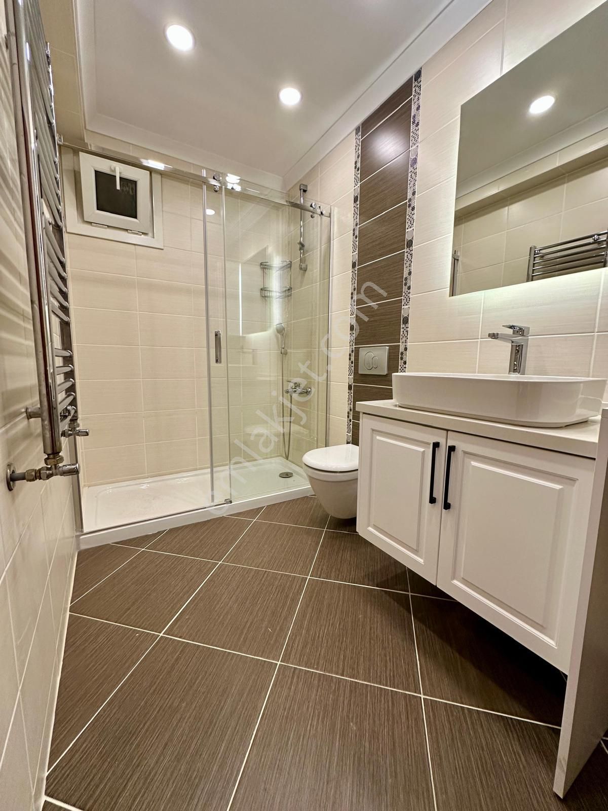 Caddebostan'da Sahil Parselinde Park Manzaralı 2+1 Balkonlu Geniş Daire - Görsel 20