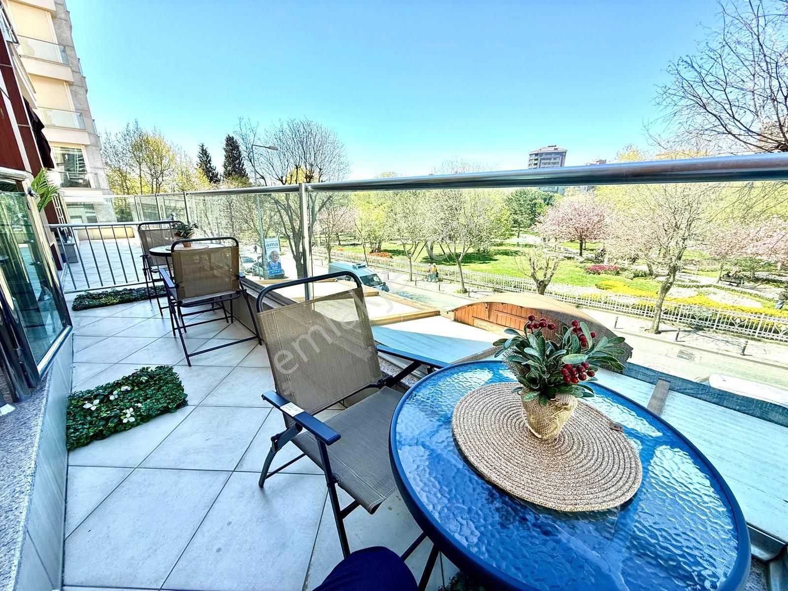 Caddebostan'da Sahil Parselinde Park Manzaralı 2+1 Balkonlu Geniş Daire - Görsel 6