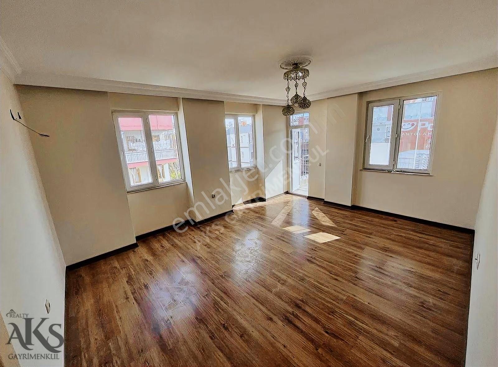 Konukseverde Köşe Cephe 2+1 110 M² Güney Doğu Krediye Uygun