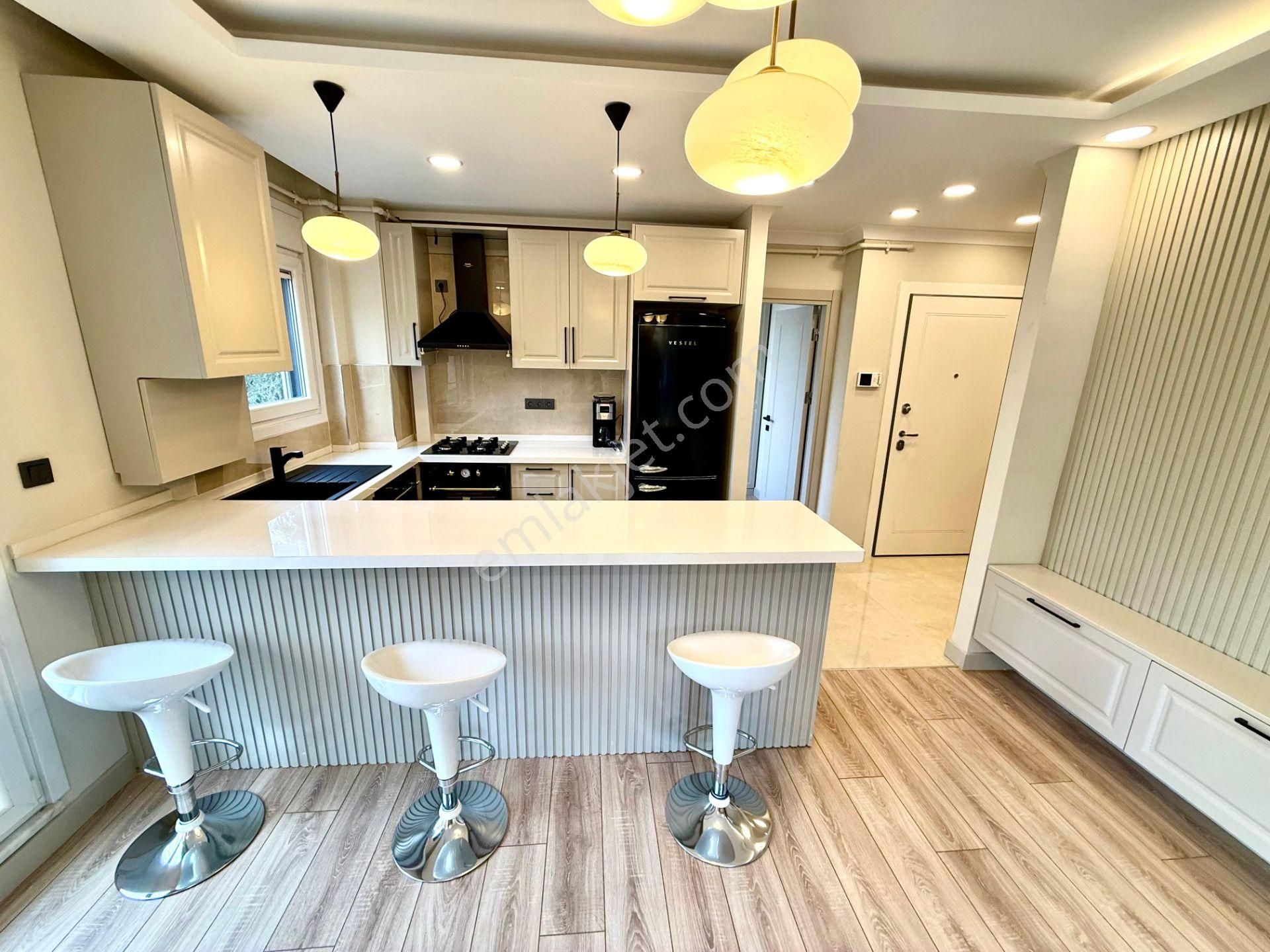 Erenköy'de Ömerpaşa Cadde Kesişiminde Mimari Tasarımlı Satılık 3+1 Daire - Görsel 11