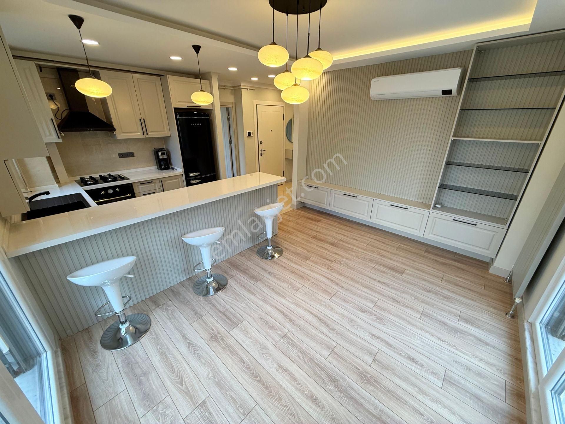 Erenköy'de Ömerpaşa Cadde Kesişiminde Mimari Tasarımlı Satılık 3+1 Daire - Görsel 3