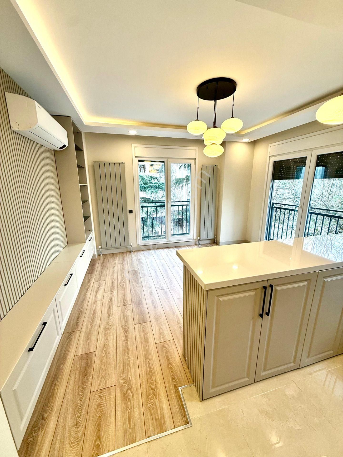 Erenköy'de Ömerpaşa Cadde Kesişiminde Mimari Tasarımlı Satılık 3+1 Daire - Görsel 6