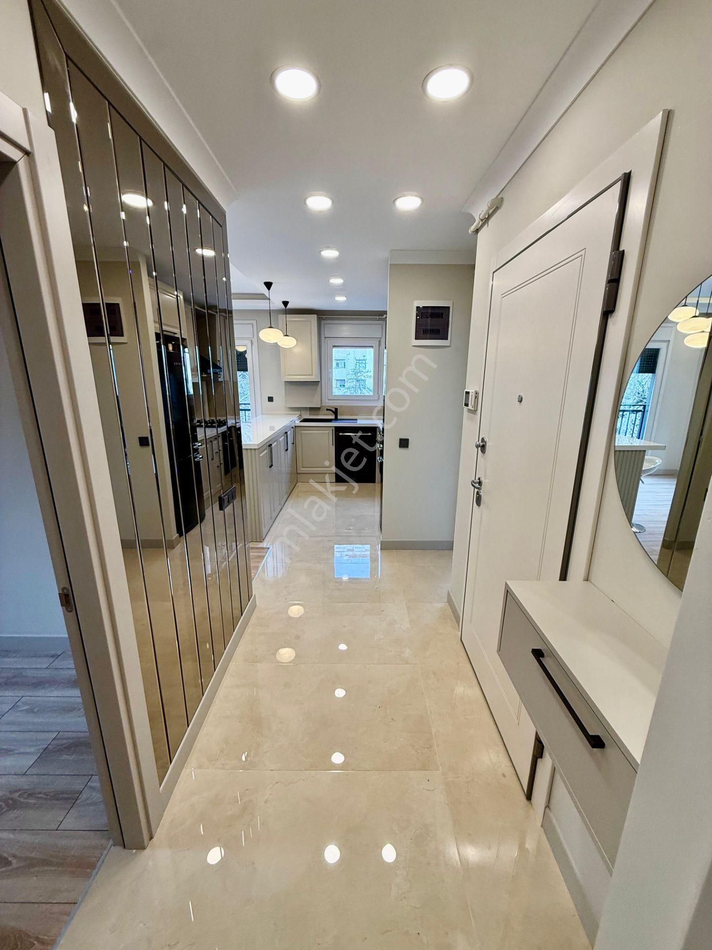 Erenköy'de Ömerpaşa Cadde Kesişiminde Mimari Tasarımlı Satılık 3+1 Daire - Görsel 9