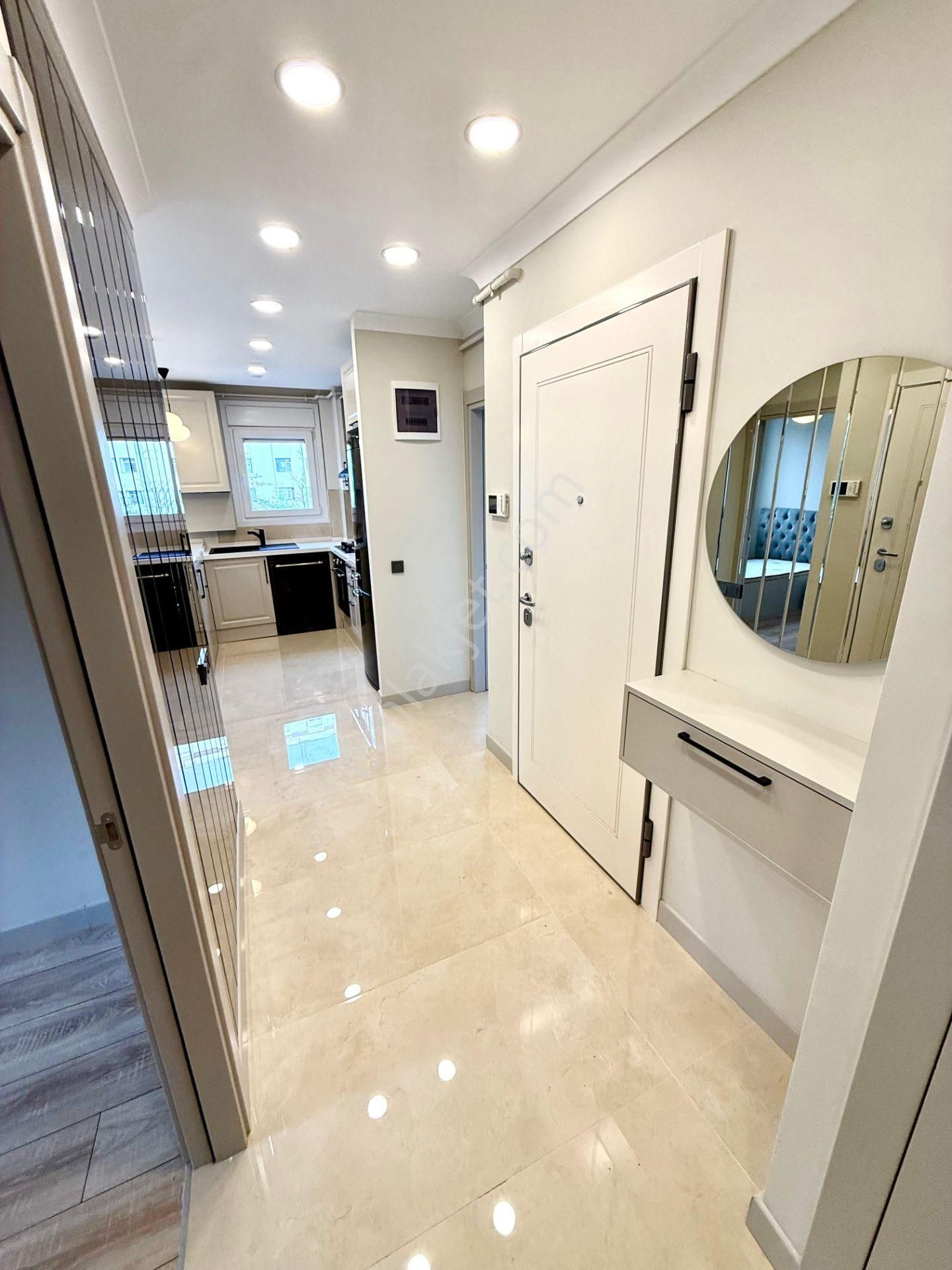 Erenköy'de Ömerpaşa Cadde Kesişiminde Mimari Tasarımlı Satılık 3+1 Daire - Görsel 4