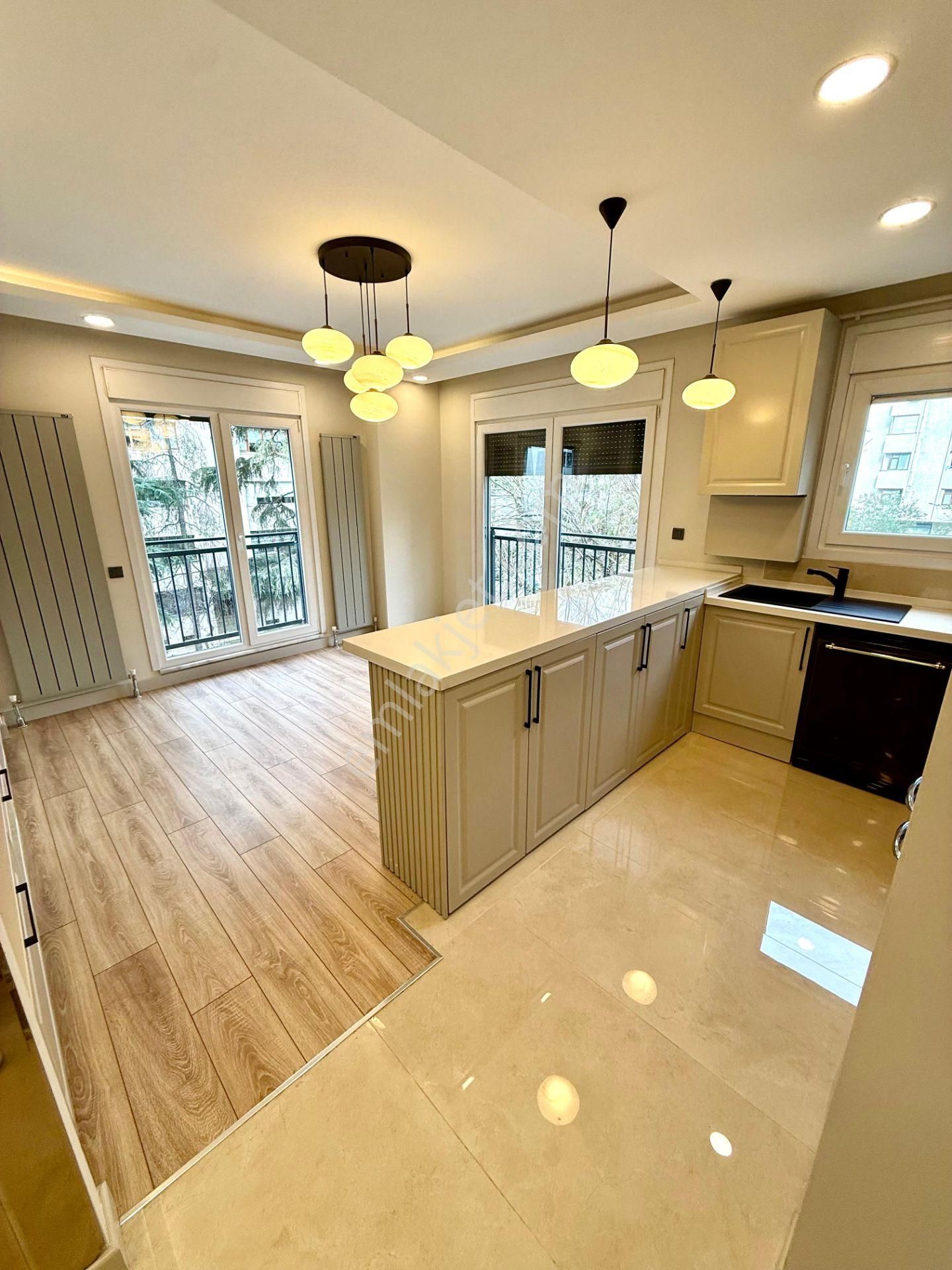 Erenköy'de Ömerpaşa Cadde Kesişiminde Mimari Tasarımlı Satılık 3+1 Daire - Görsel 5