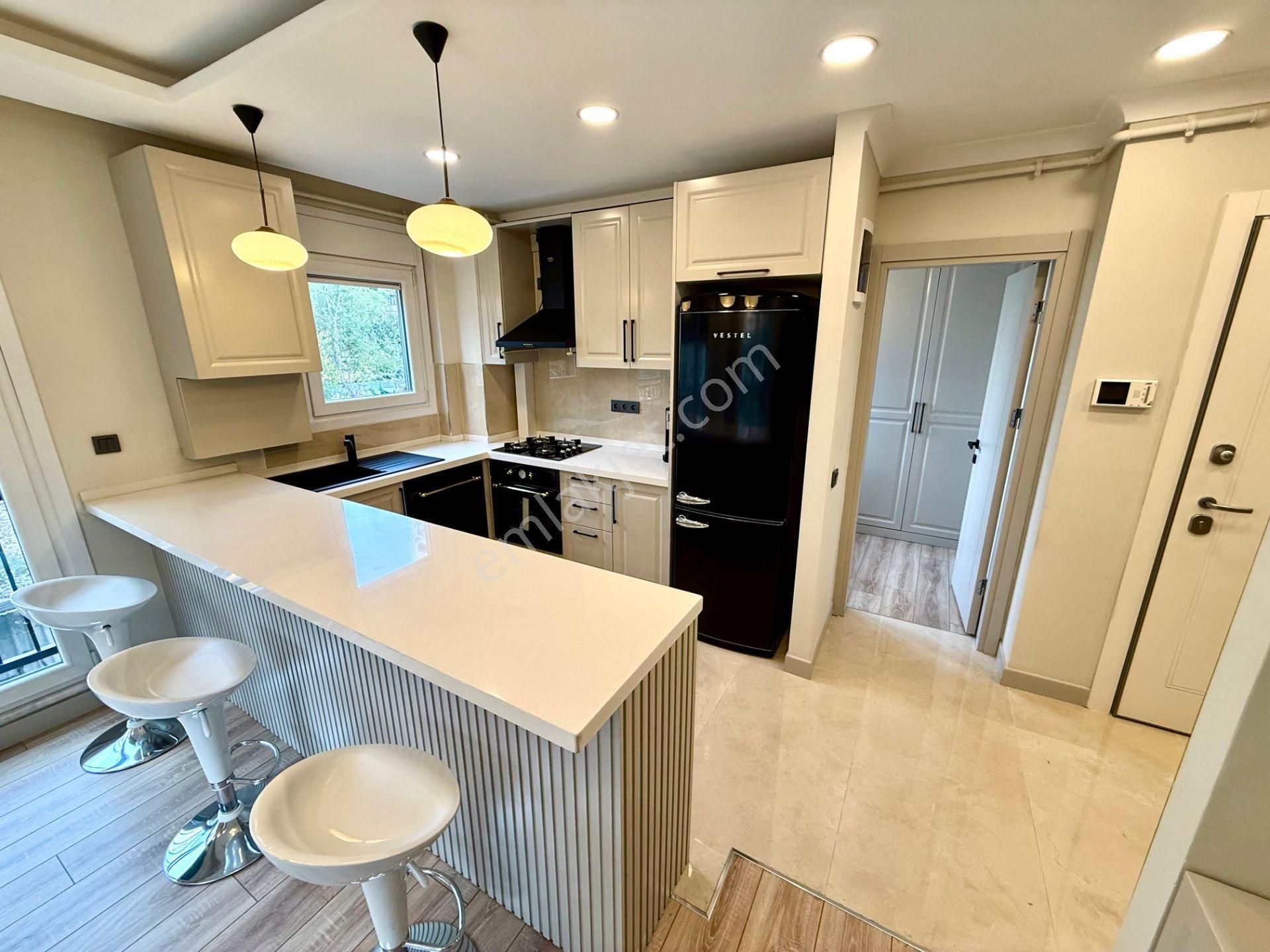 Erenköy'de Ömerpaşa Cadde Kesişiminde Mimari Tasarımlı Satılık 3+1 Daire - Görsel 7