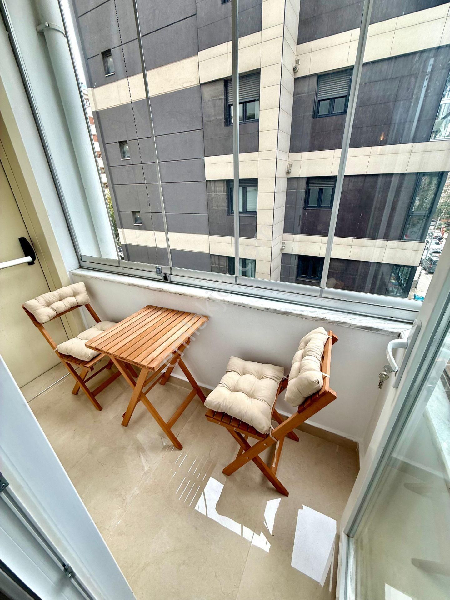 Erenköy'de Ömerpaşa Cadde Kesişiminde Mimari Tasarımlı Satılık 3+1 Daire - Görsel 2