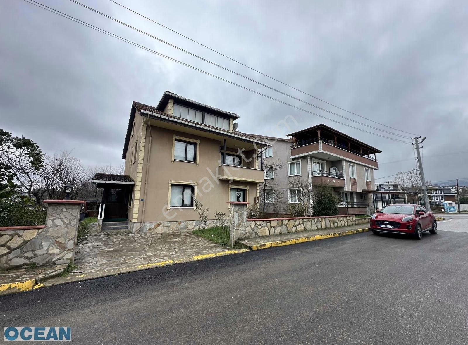 Başiskele Körfez Mah Tripleks Müstakil Ev Satılık - Görsel 5