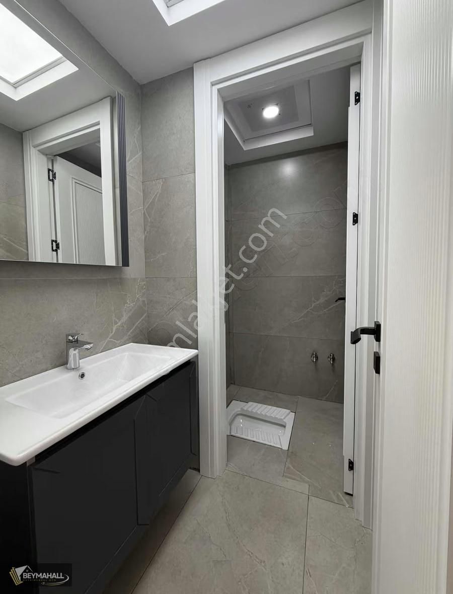 Beymahall Gyo Karacaahmette Ana Cadde Üzeri Satılık 3+1 Daire - Görsel 3