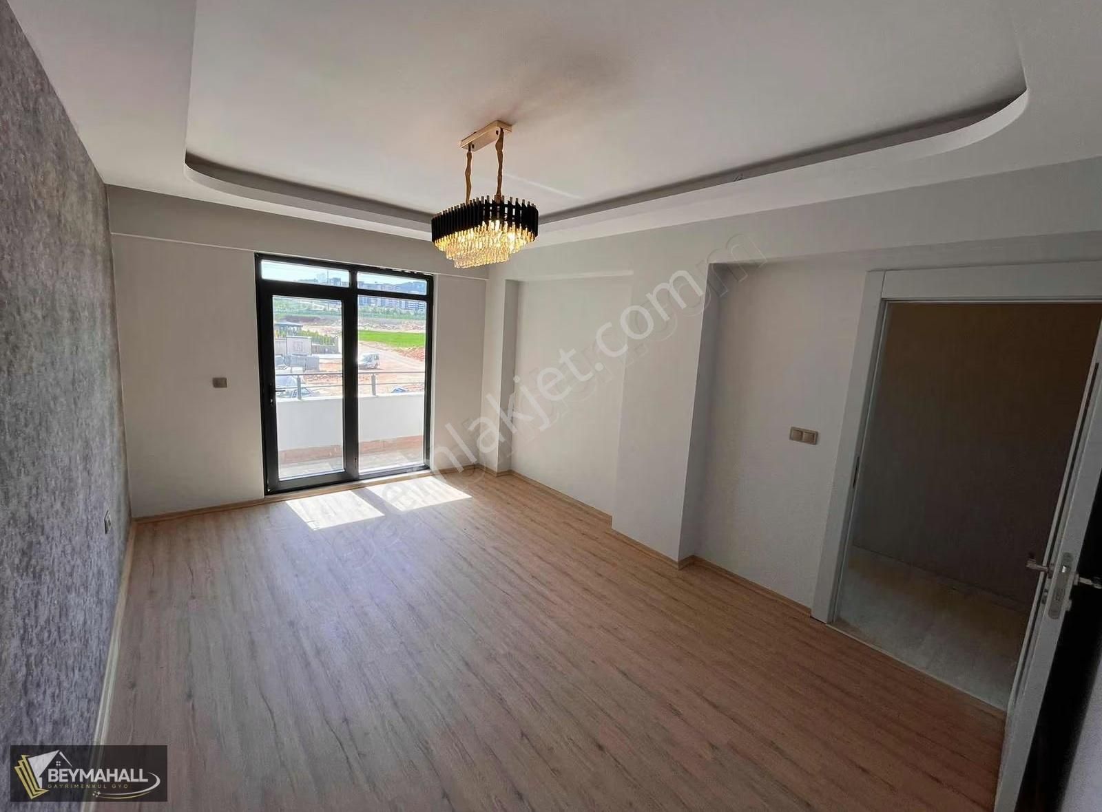 Beymahall Cadde Üzeri Satılık Ultra Lüx 3.5+1 Daire