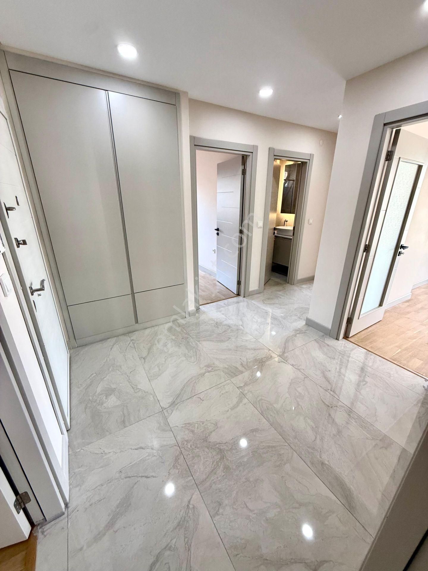 Caddebostan Sahil Parselinde Satılık Dekorasyonlu Ebeveyn Banyolu 3+1 Daire - Görsel 6