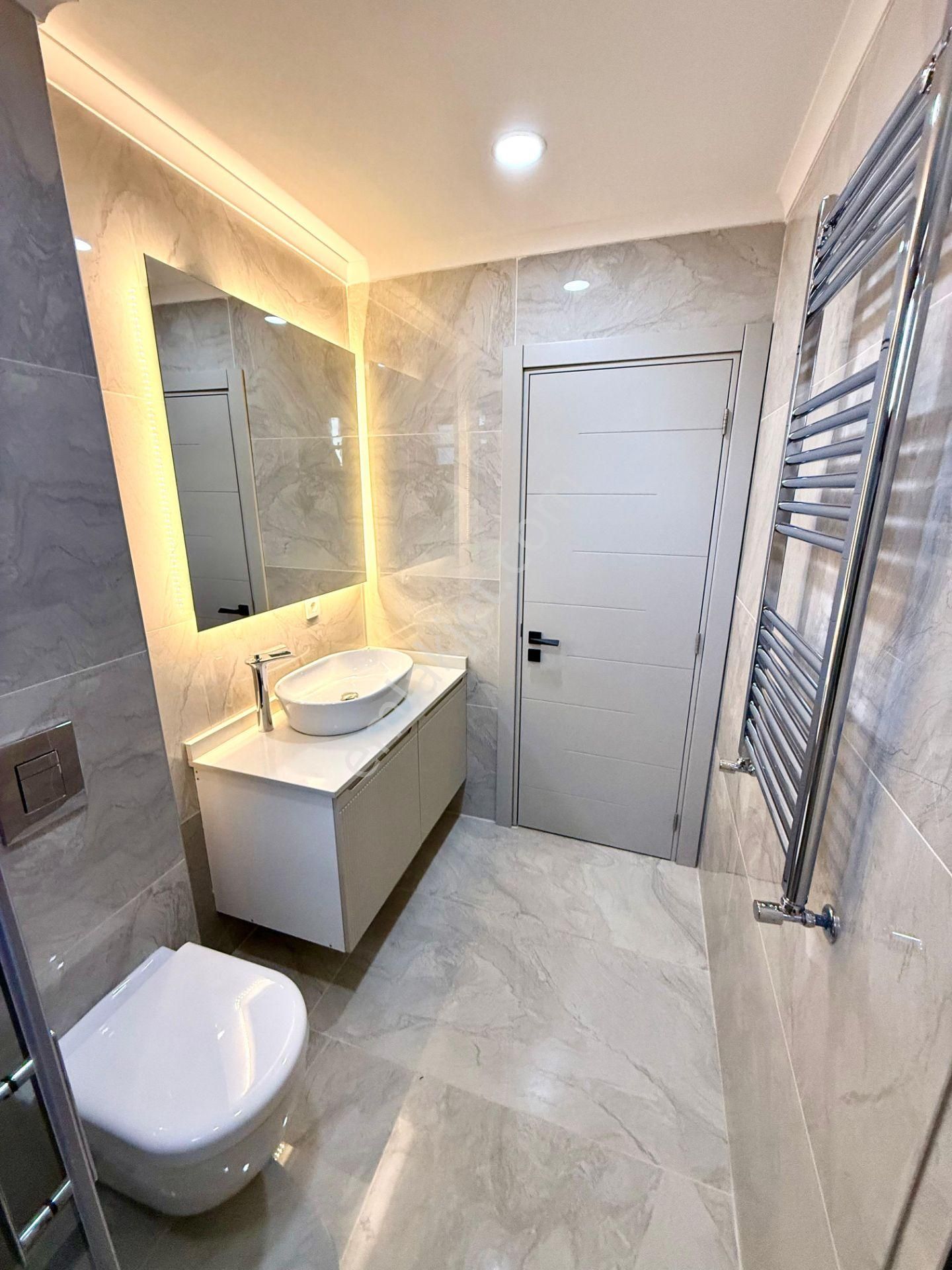 Caddebostan Sahil Parselinde Satılık Dekorasyonlu Ebeveyn Banyolu 3+1 Daire - Görsel 16