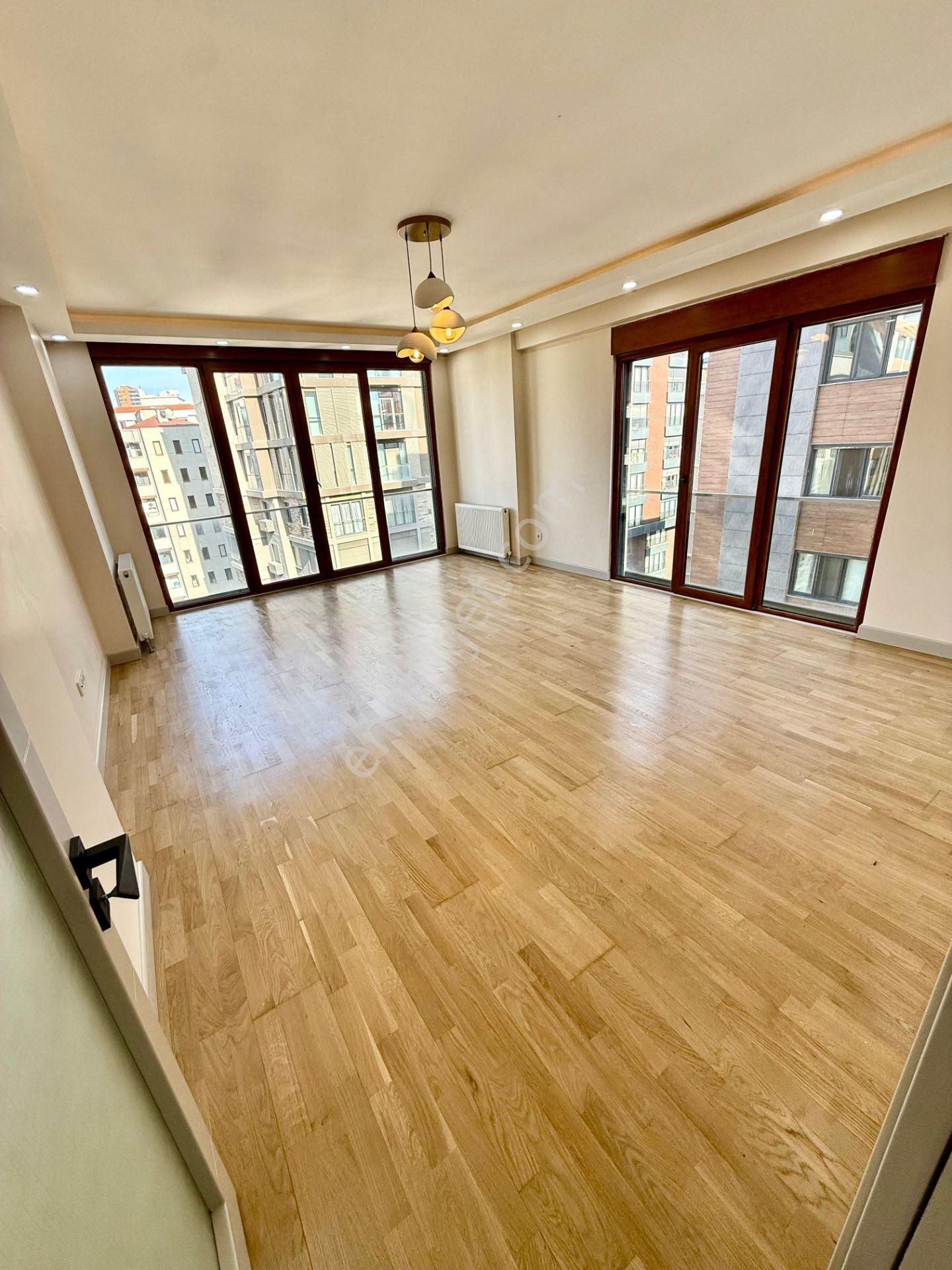 Caddebostan Sahil Parselinde Satılık Dekorasyonlu Ebeveyn Banyolu 3+1 Daire - Görsel 7