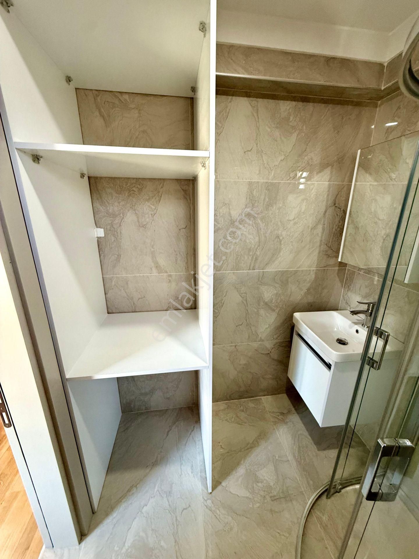 Caddebostan Sahil Parselinde Satılık Dekorasyonlu Ebeveyn Banyolu 3+1 Daire - Görsel 18