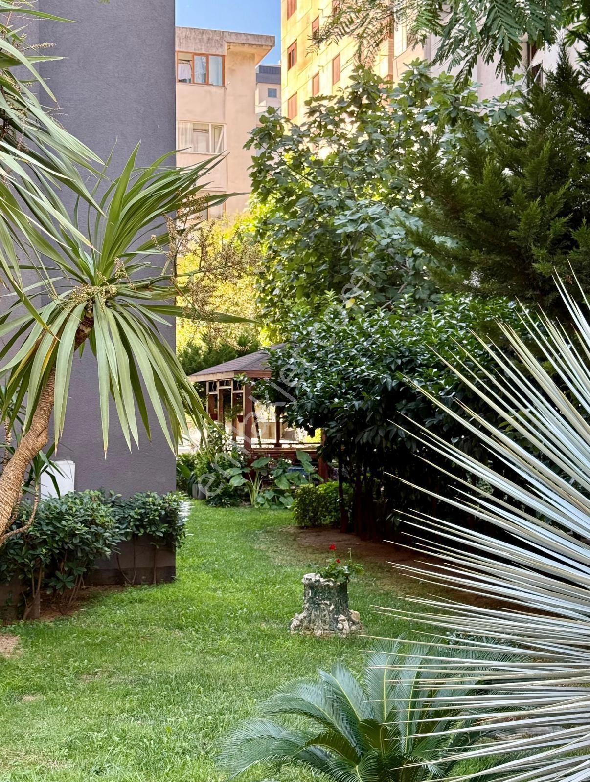 Caddebostan Sahil Parselinde Satılık Dekorasyonlu Ebeveyn Banyolu 3+1 Daire - Görsel 3