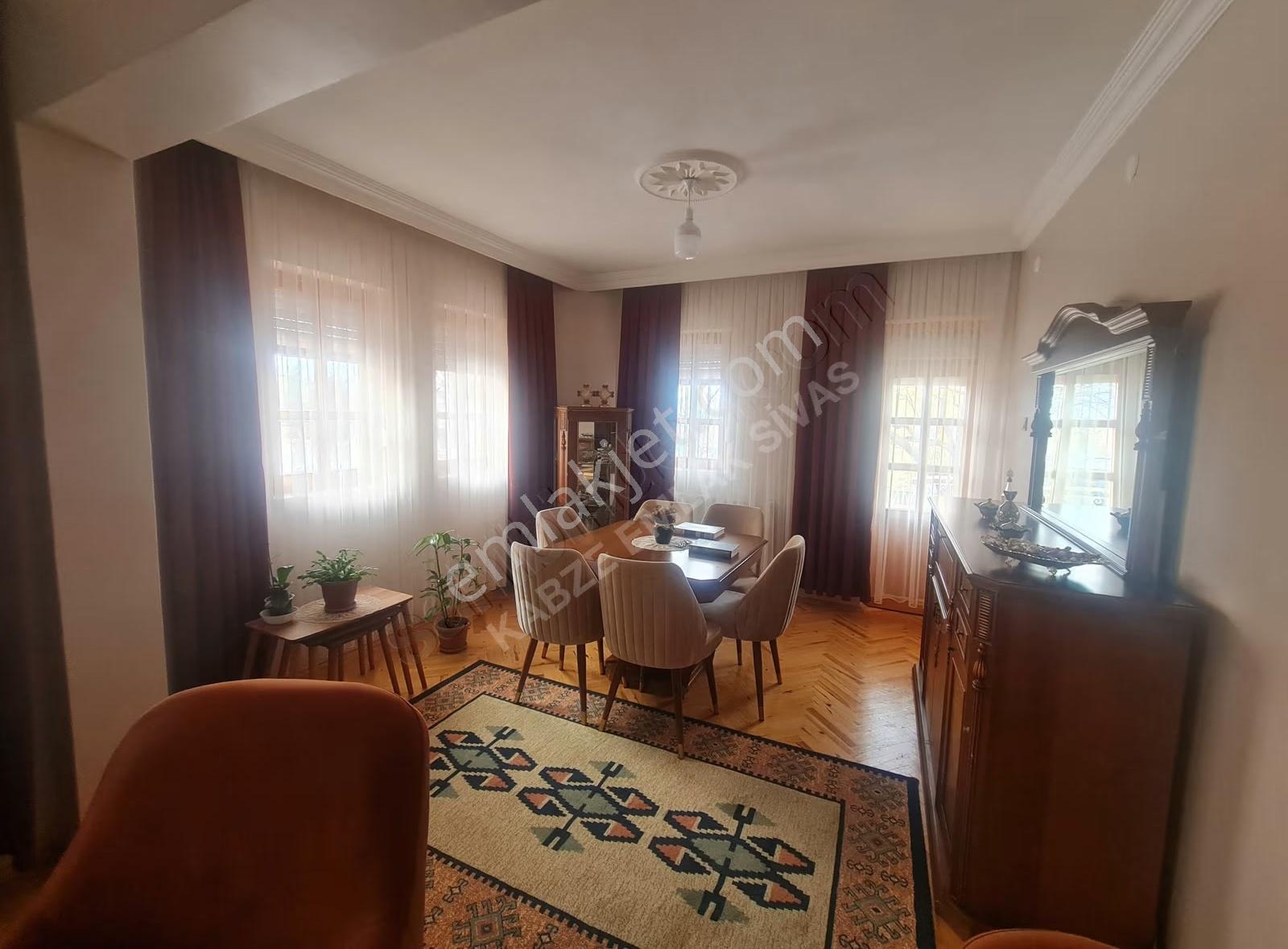 Kabze Emlaktan Karşıyakada 2 Katlı Satılık Villa - Görsel 26