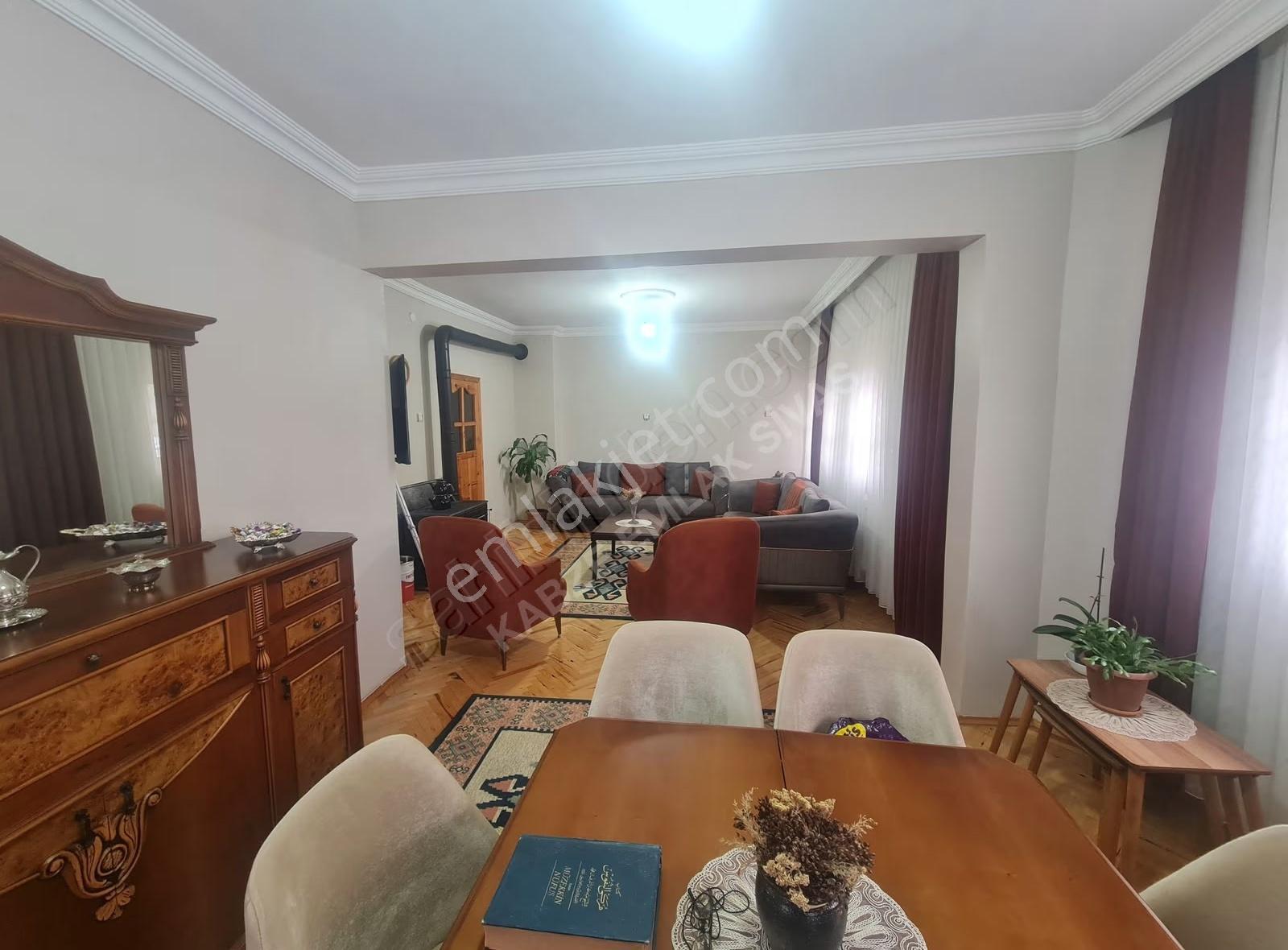 Kabze Emlaktan Karşıyakada 2 Katlı Satılık Villa - Görsel 16