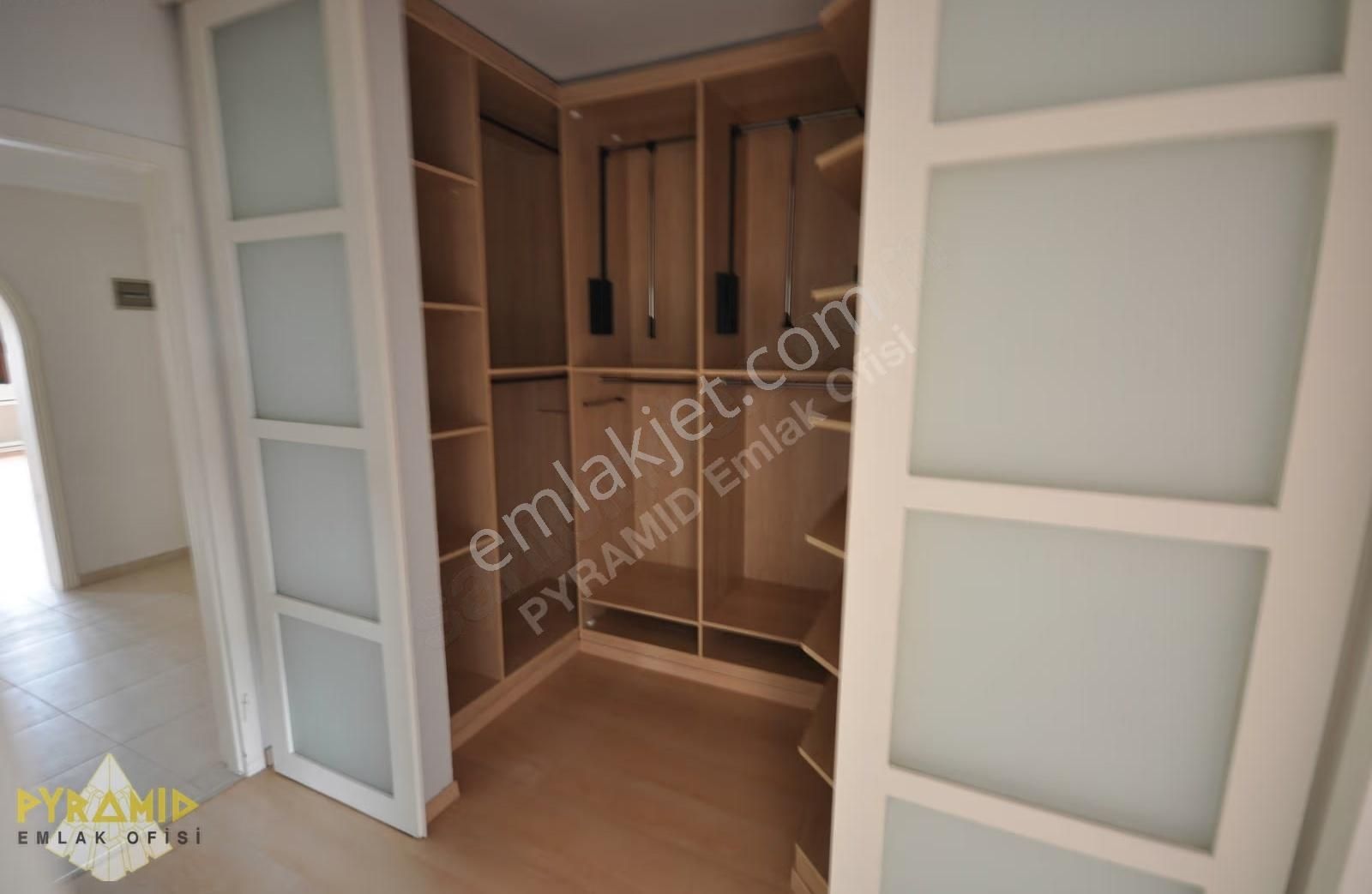 Pyramıd'den Ataköy 7-8 Palmiye Sitesi Kısa D-tipi Boş Temiz 2+1 - Görsel 5