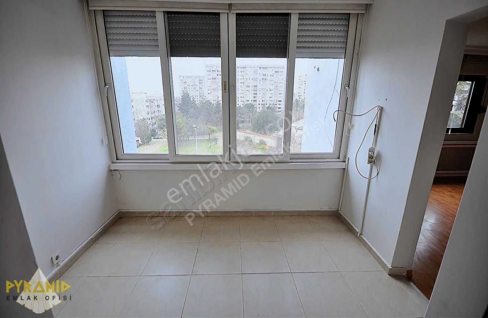 Pyramıd'den Ataköy 7-8 Palmiye Sitesi Kısa D-tipi Boş Temiz 2+1 - Görsel 12