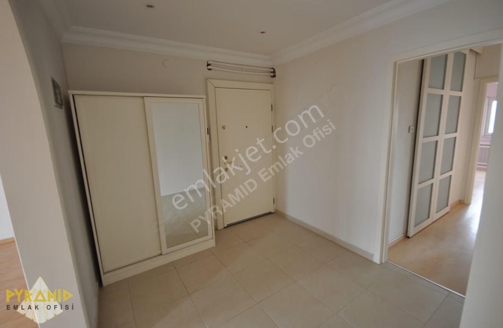 Pyramıd'den Ataköy 7-8 Palmiye Sitesi Kısa D-tipi Boş Temiz 2+1 - Görsel 8