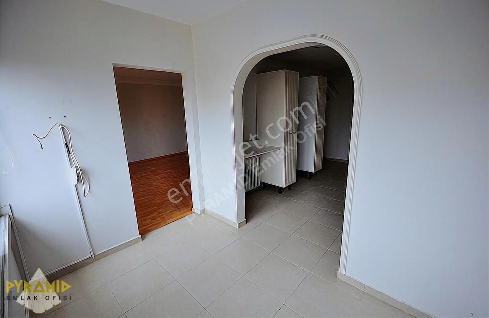 Pyramıd'den Ataköy 7-8 Palmiye Sitesi Kısa D-tipi Boş Temiz 2+1 - Görsel 11
