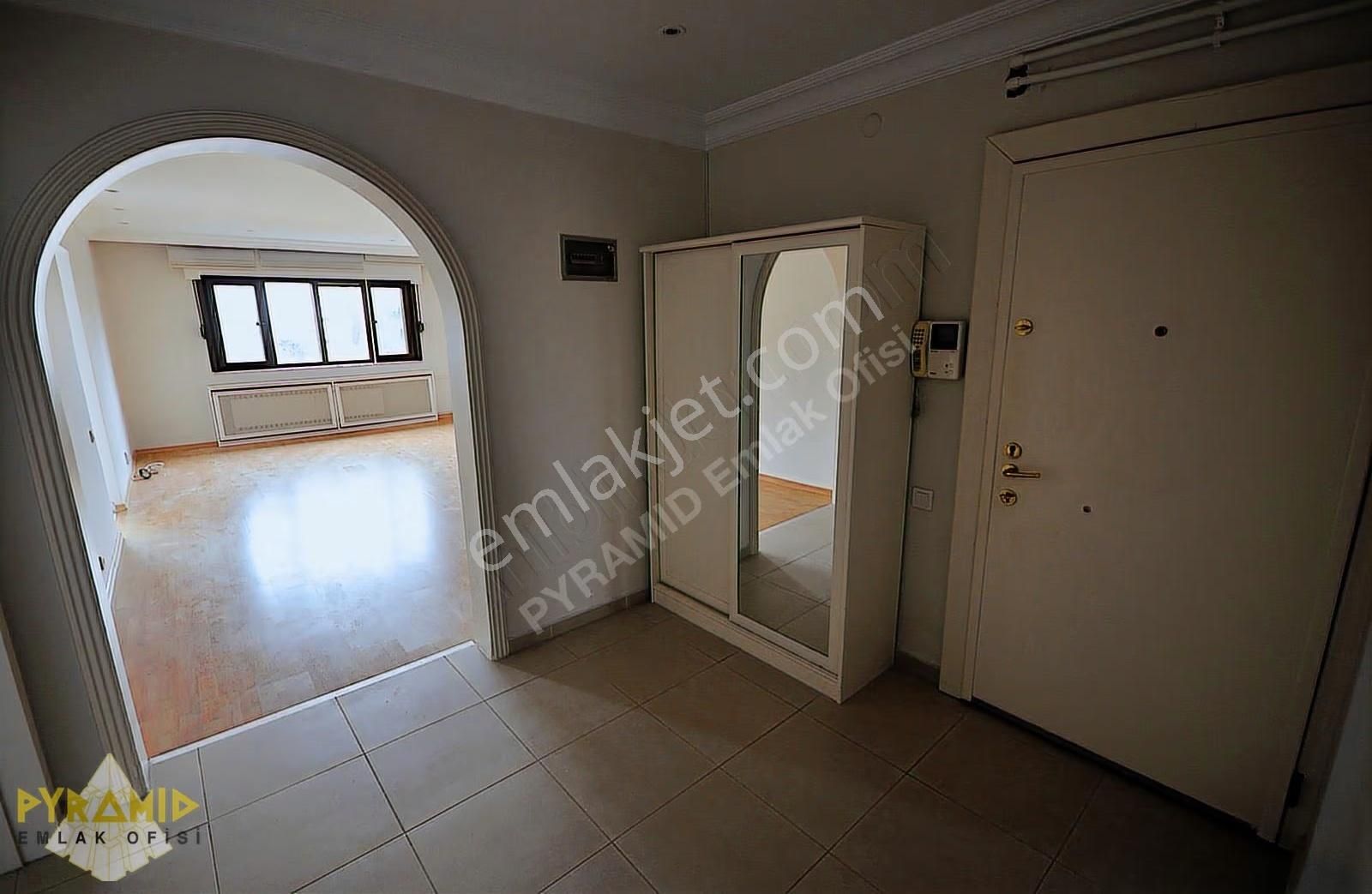 Pyramıd'den Ataköy 7-8 Palmiye Sitesi Kısa D-tipi Boş Temiz 2+1 - Görsel 16