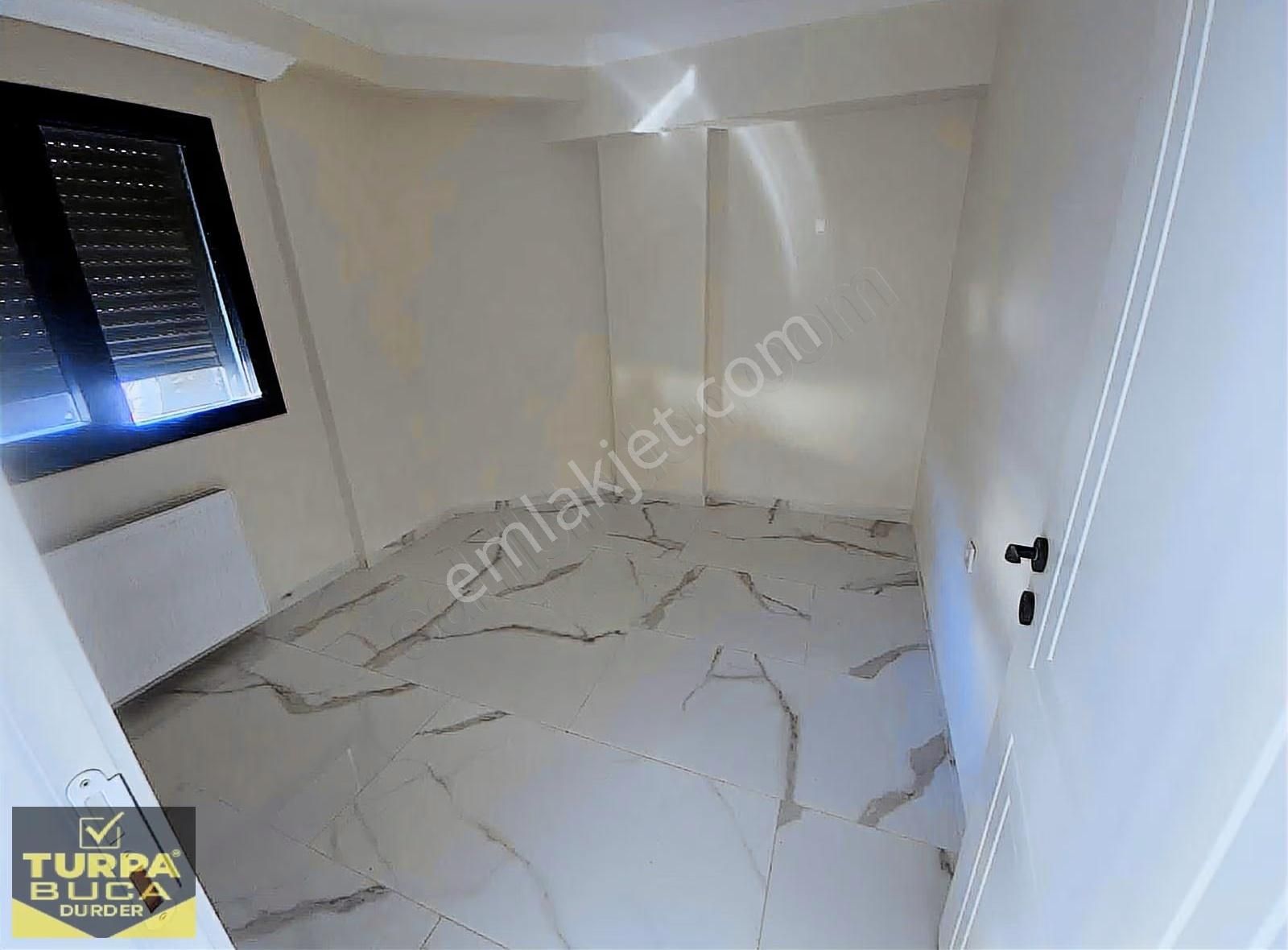 Turpa'dan 1+1 Yüksek Giriş İtfaiye-belediye Yakını Bahçeli Daire - Görsel 2