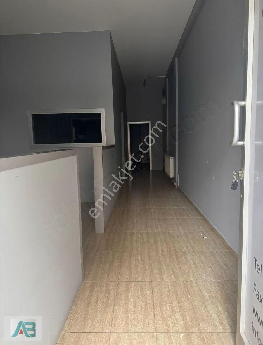 Ümraniye Şerifali Bölgesinde 200m2 Depolu Dükkan - Görsel 11