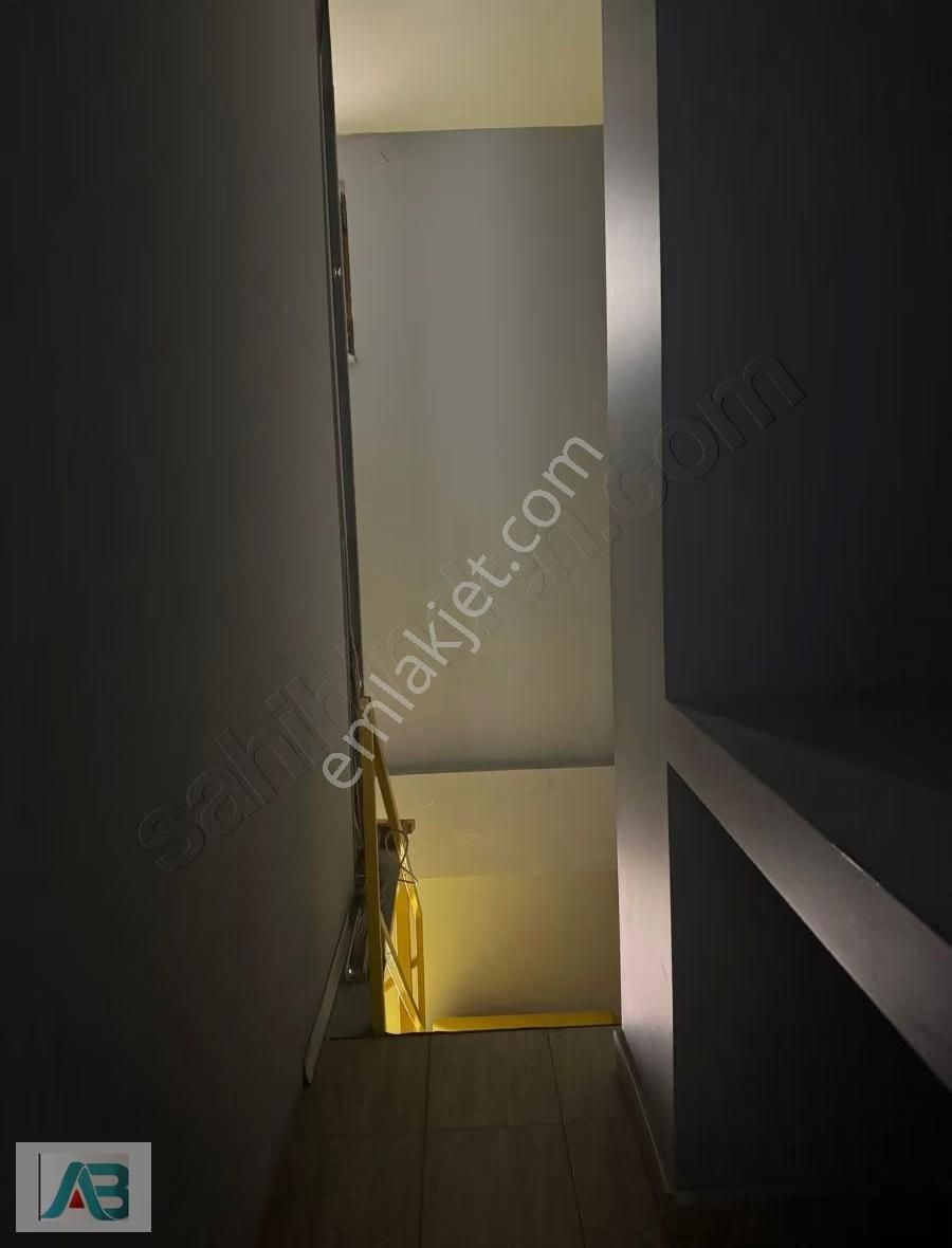 Ümraniye Şerifali Bölgesinde 200m2 Depolu Dükkan - Görsel 4